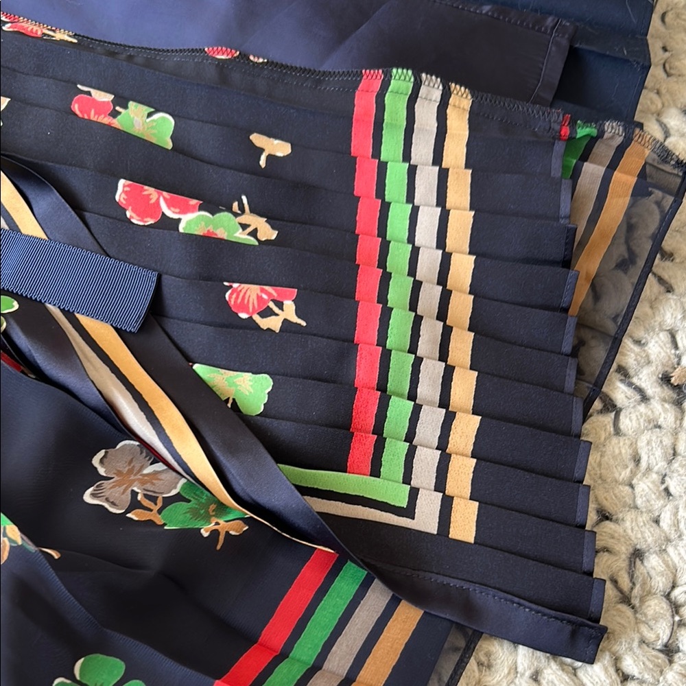 Sacai Floral Pleated Skirt - Navy and Red - Picture 4 of 4